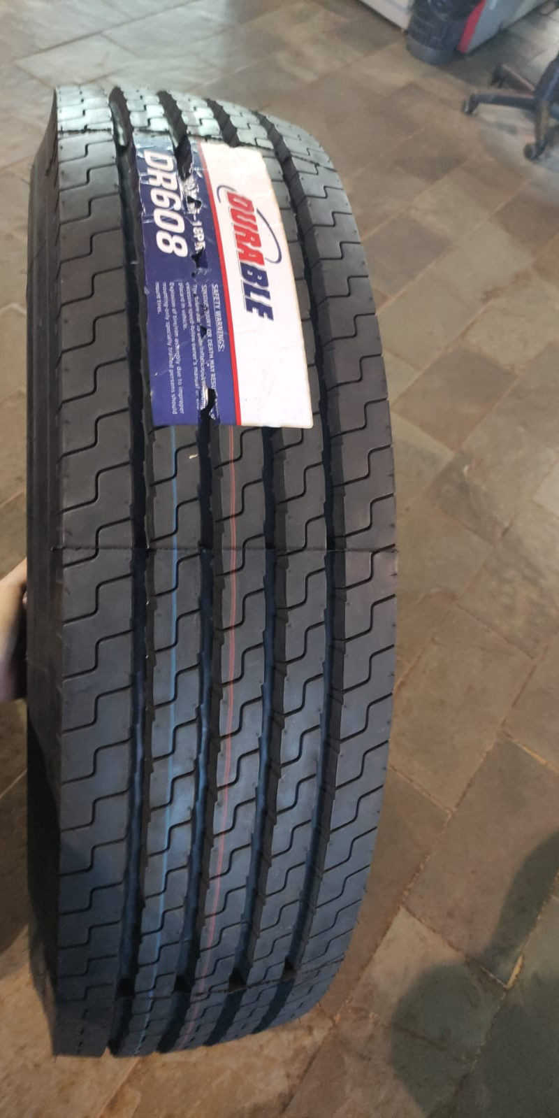 Durable DR608 295/80 R22.5 Liso 295/80 R22.5 para caminhão — RG Pneus Barretos