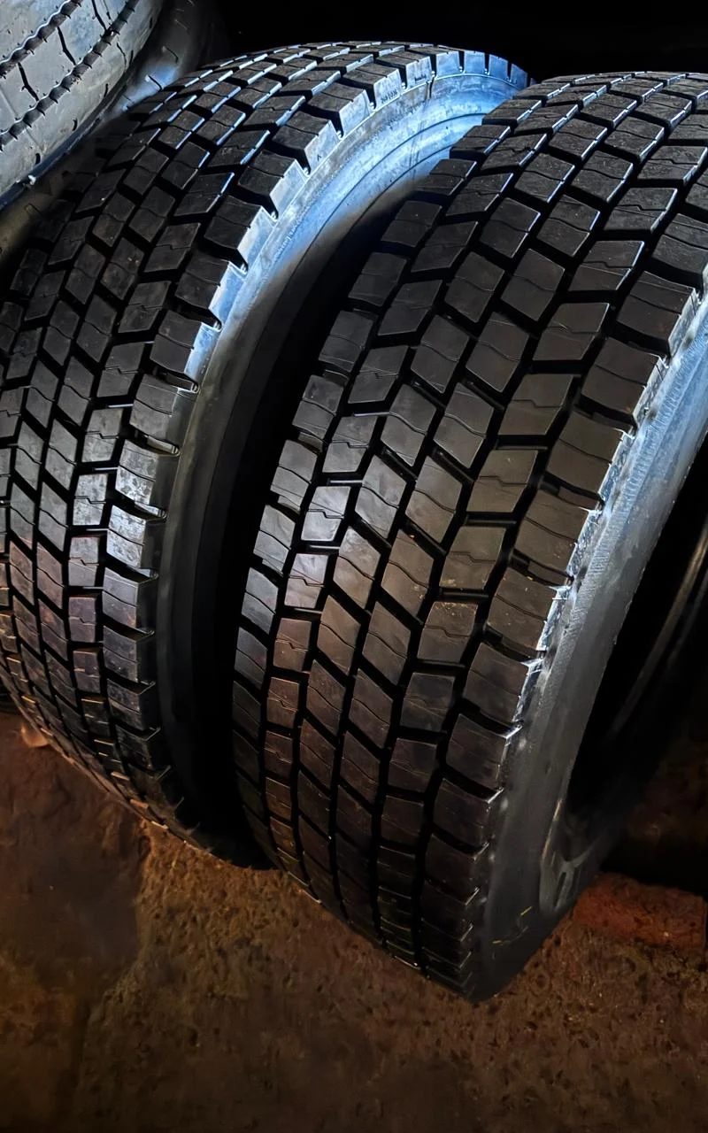 Ressolado 295/80R22.5 Borrachudo 295/80R22.5 para caminhão — RG Pneus Barretos (foto 1)