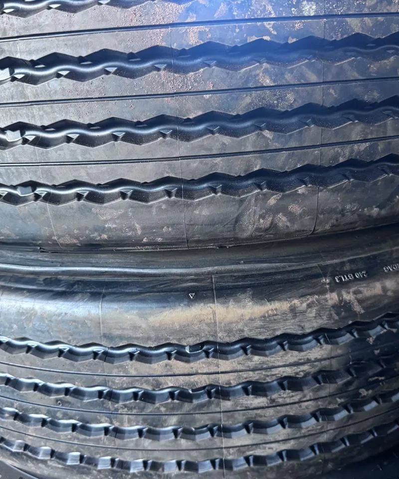 Bandag 305/75R24.5 Liso 305/75R24.5 para caminhão — RG Pneus Barretos