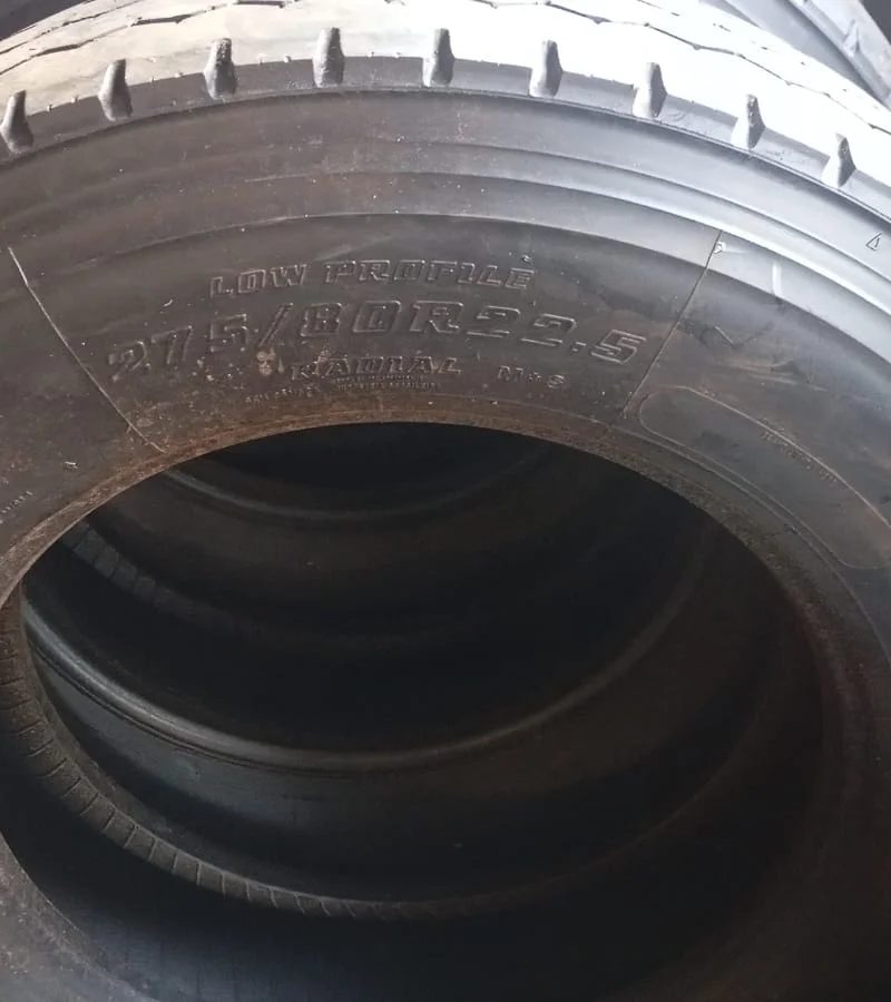 Diversas 275/80R22.5 Liso 275/80R22.5 para caminhão — RG Pneus Barretos (foto 1)