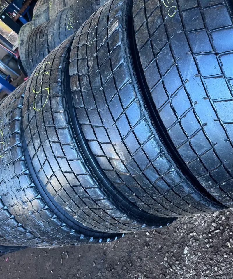 Diversas 295/80R22.5 Liso 295/80R22.5 para caminhão — RG Pneus Barretos