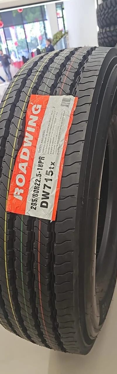 Pneu Roadwing DW715 TX 295/80R22.5 Liso 295/80R22.5 novo para caminhão — RG Pneus Barretos