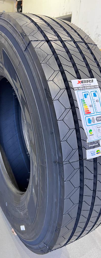 Pneu XBRI Curve Plus 295/80R22.5 Liso 295/80R22.5 novo para caminhão — RG Pneus Barretos