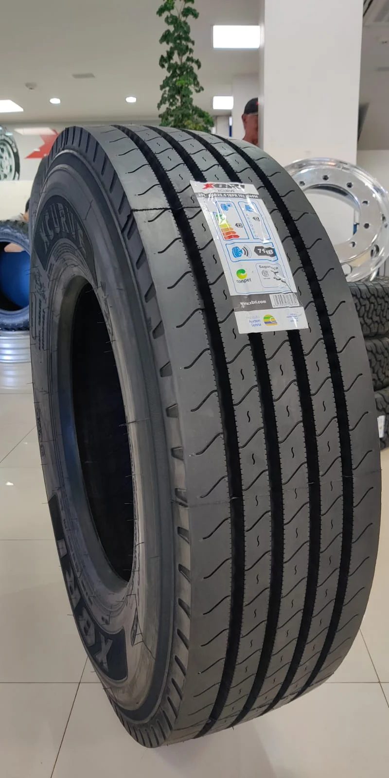 XBRI XCURVE 295/80R22.5 Liso 295/80R22.5 para caminhão — RG Pneus Barretos (foto 1)